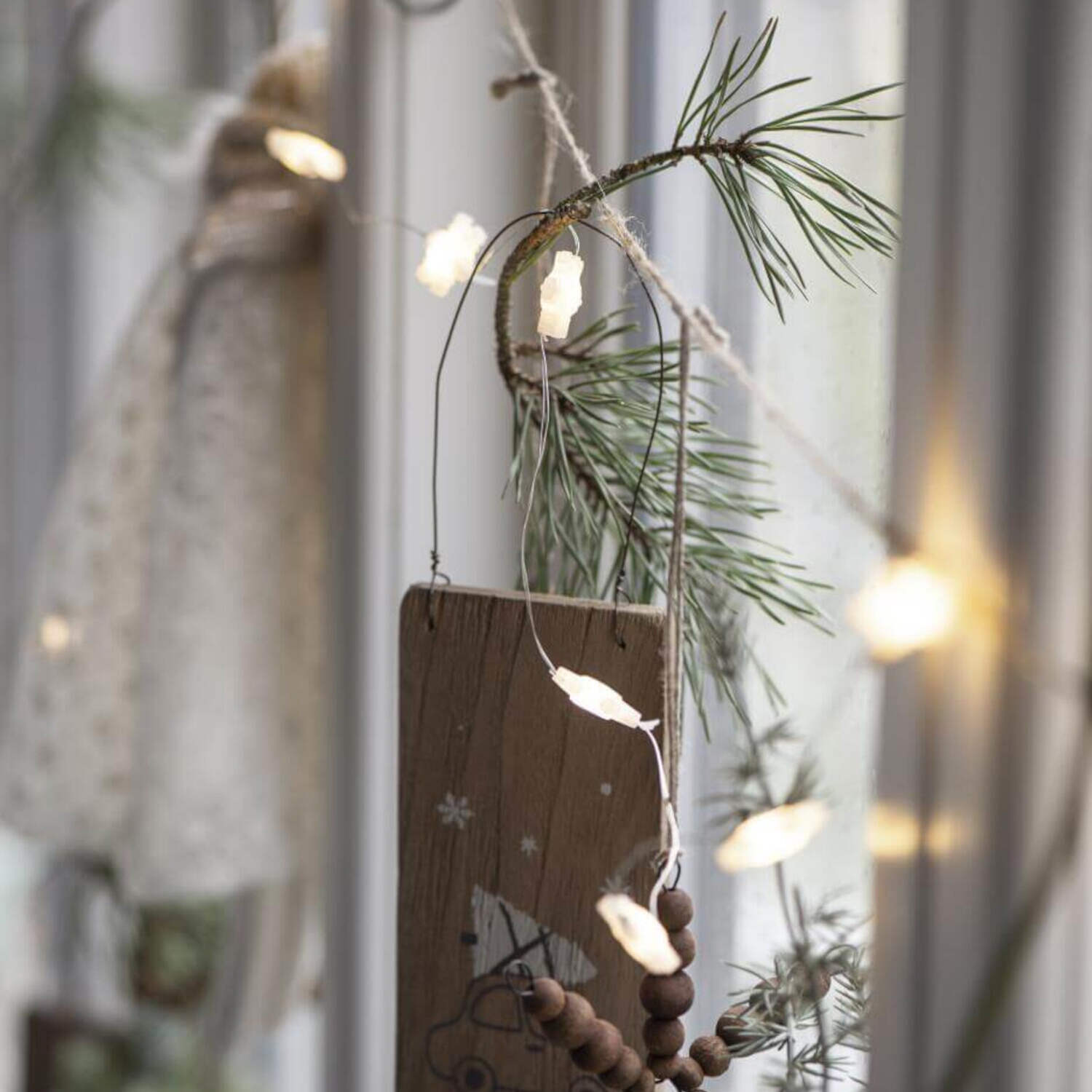 Holzschild "Auto mit Tannenbaum auf dem Dach" - 7 cm Ib Laursen