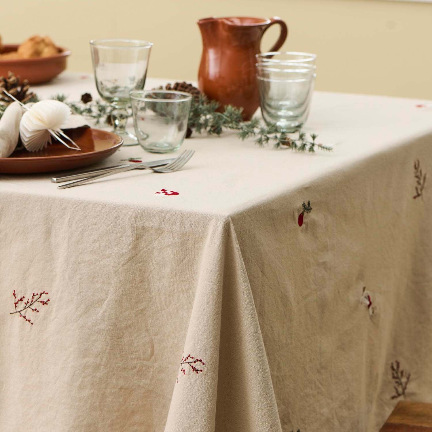 Tischdecke "Tradition - aufgestickte Weihnachtsmotive" - 150x150 cm (Leinenfarbig) Ib Laursen