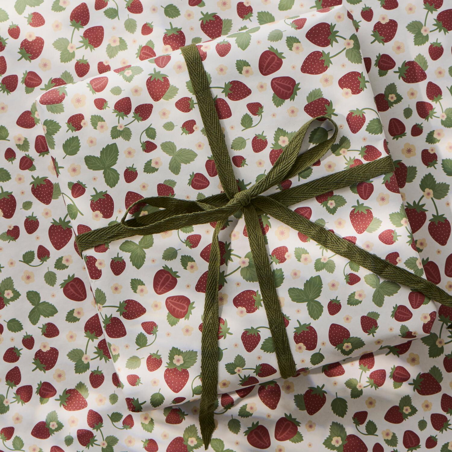 Geschenkpapier "Erdbeeren" - 5 m (Rot/Grün)