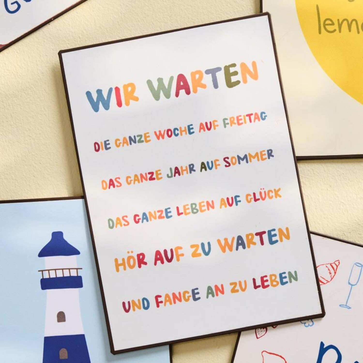 Metallschild "Wir warten die ganze Woche auf Freitag" - 14x20 cm (Bunt)