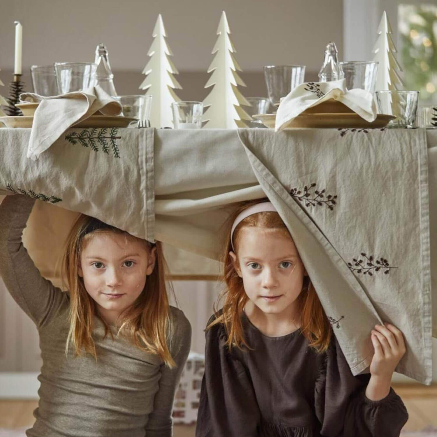 Scherenschnitt "Tannenbaum stehend"