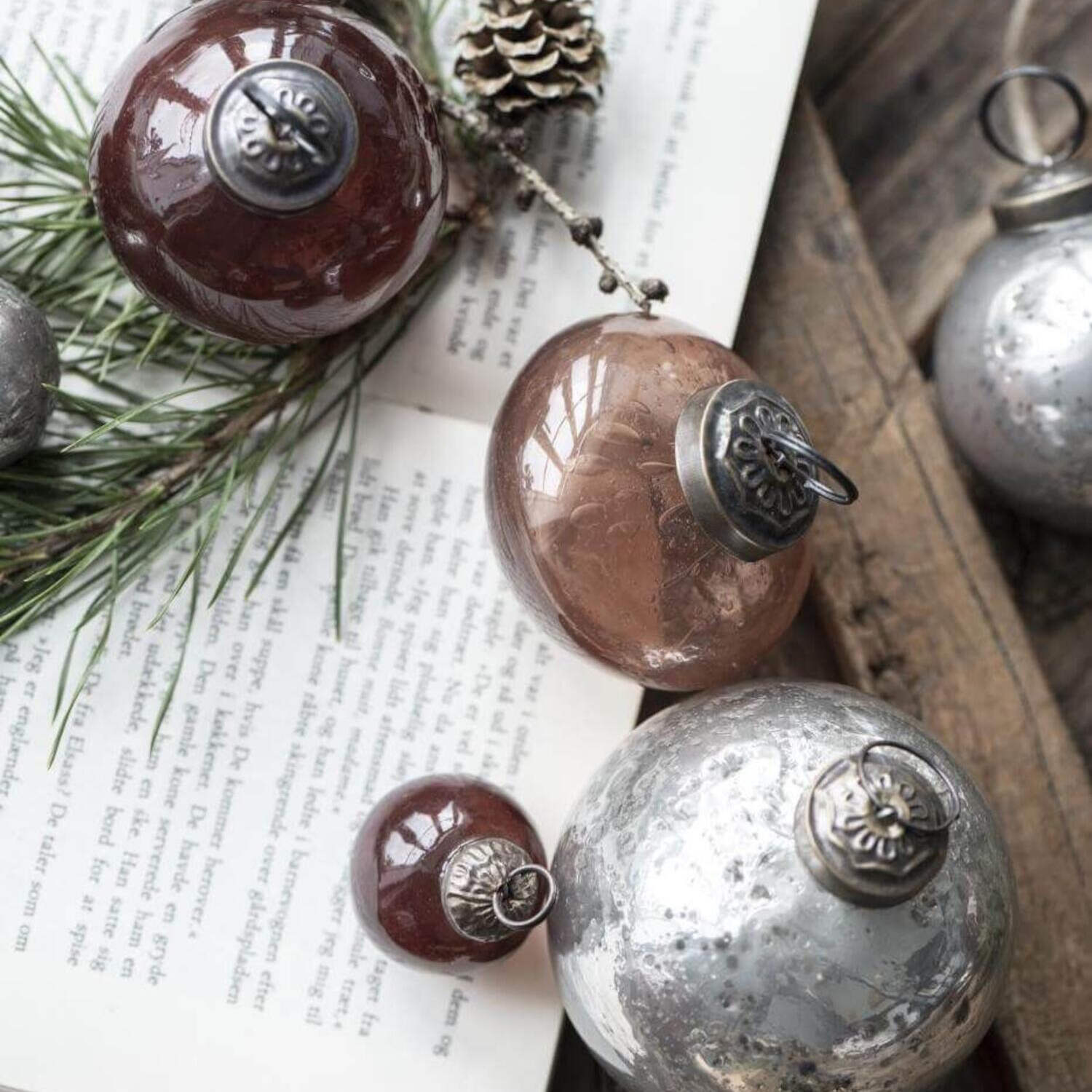 Zwiebelförmige Weihnachtskugel "Bubbled" - 5,2x5,4 cm (Faded Rose)