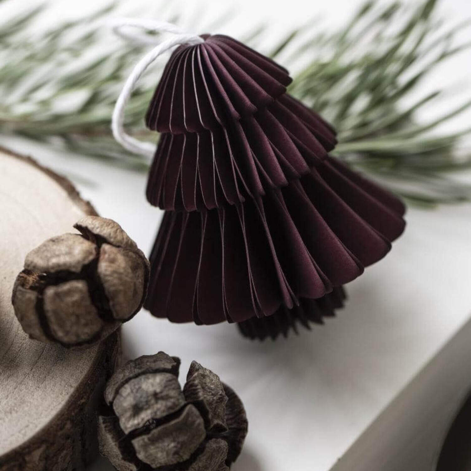 Weihnachtsschmuck zum Hängen "Baum" - 6,5x7 cm (Bordeaux)