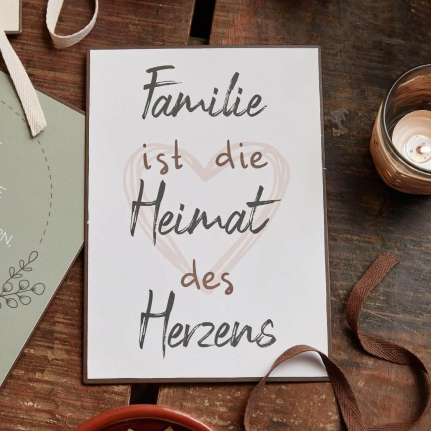 Metallschild "Familie ist die Heimat des Herzens" - 14x20 cm (Weiß)