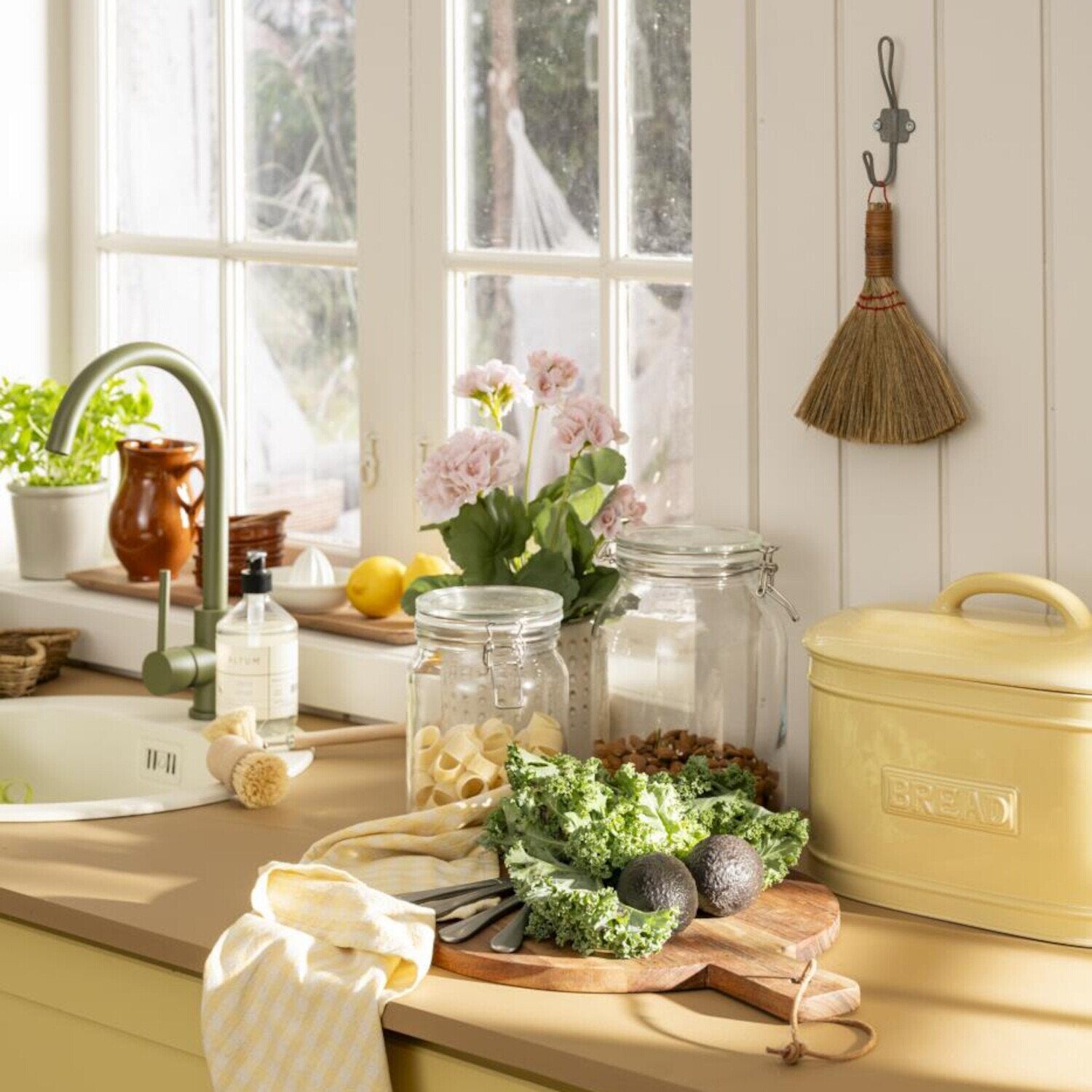 Besen aus Bambus (Natur)