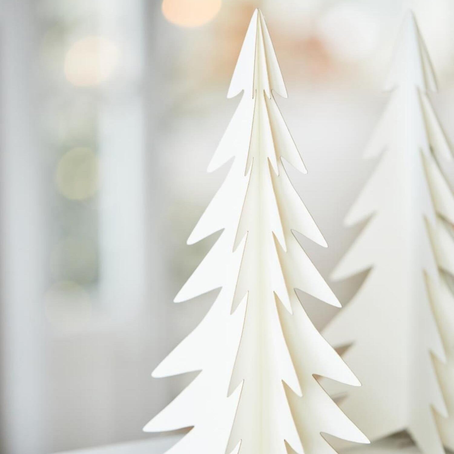 Scherenschnitt "Tannenbaum stehend"