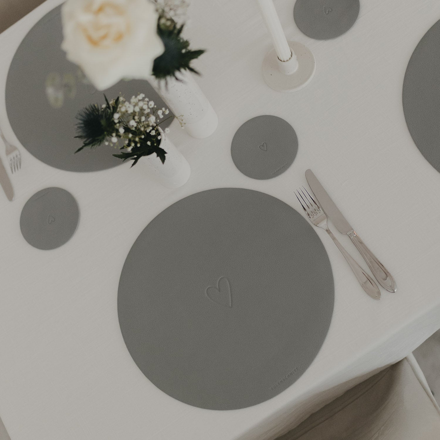 Wendbares Platzset "Herz" (Grau)
