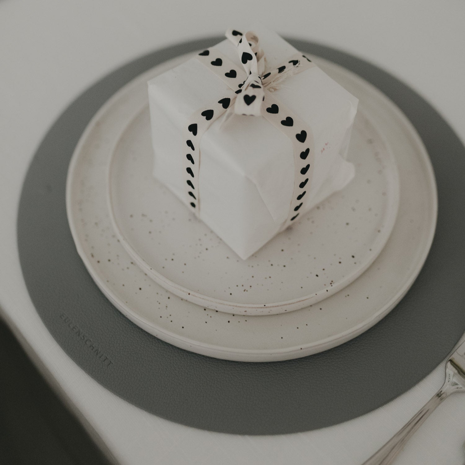 Wendbares Platzset "Herz" (Grau)