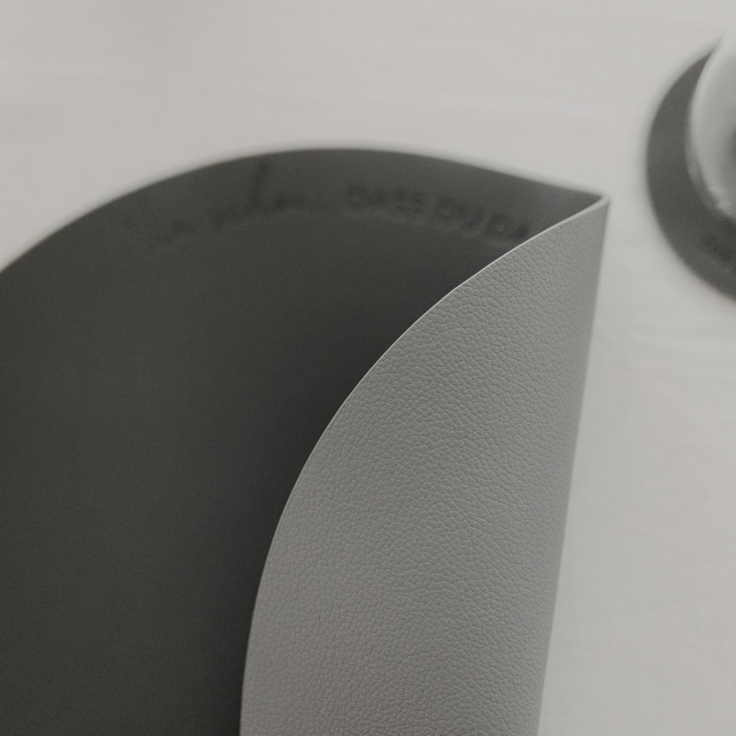 Wendbares Platzset "Wie schön" (Grau)