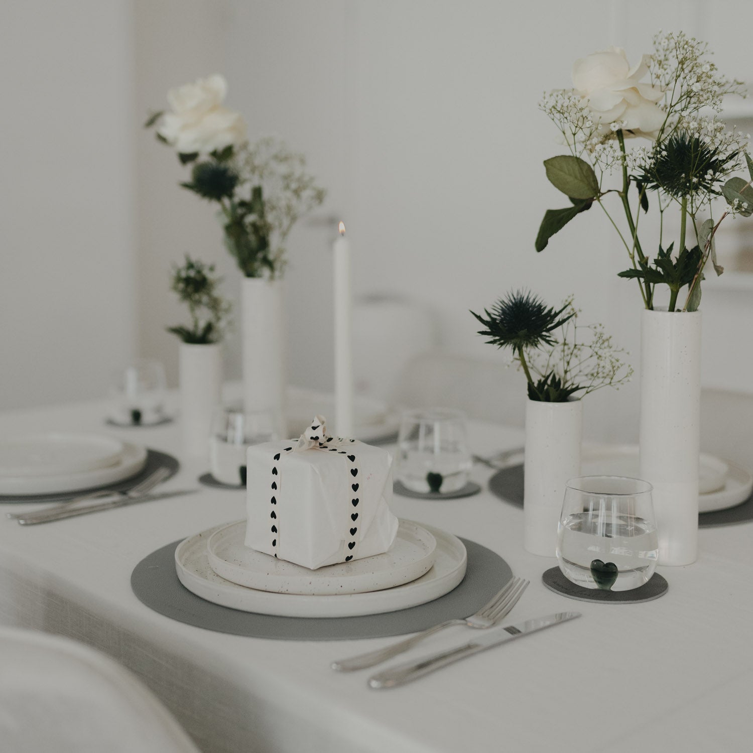 Wendbares Platzset "Wie schön" (Grau)