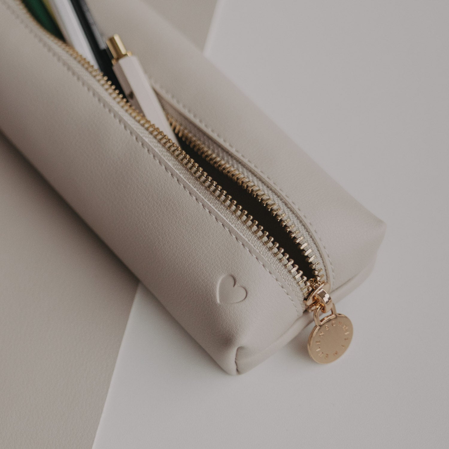 Federtasche "Herz" (Taupe)