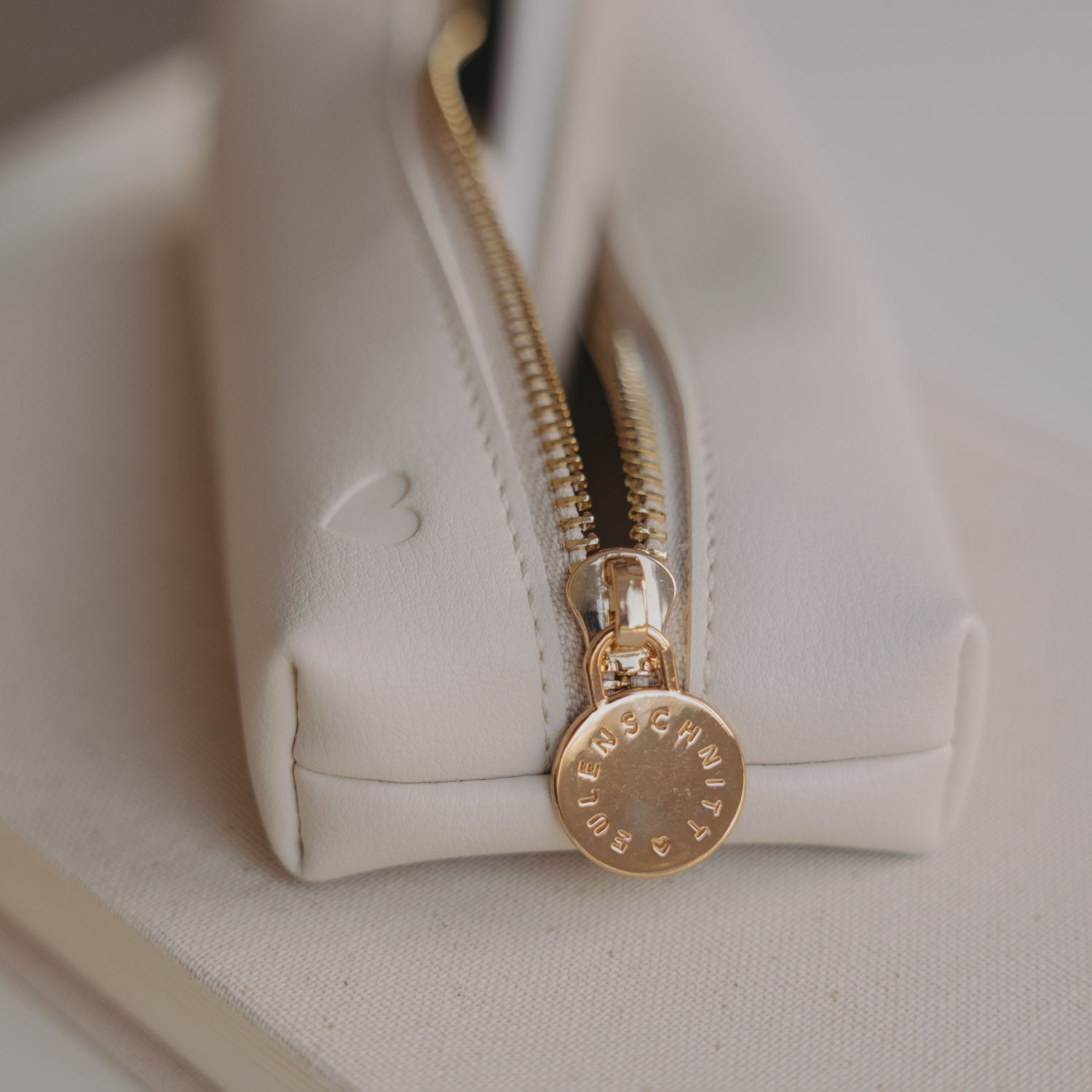 Federtasche "Herz" (Creme)