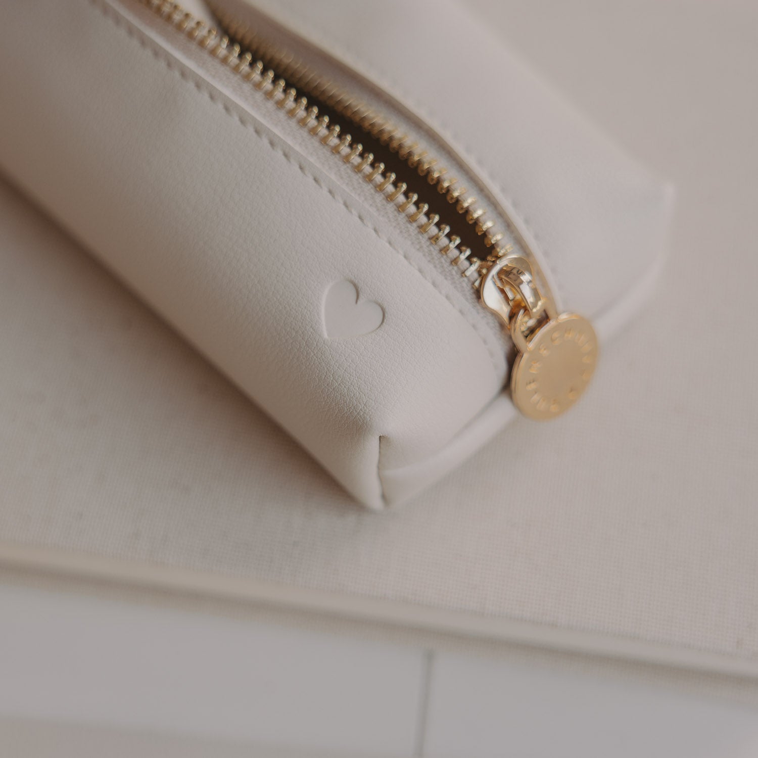 Federtasche "Herz" (Creme)