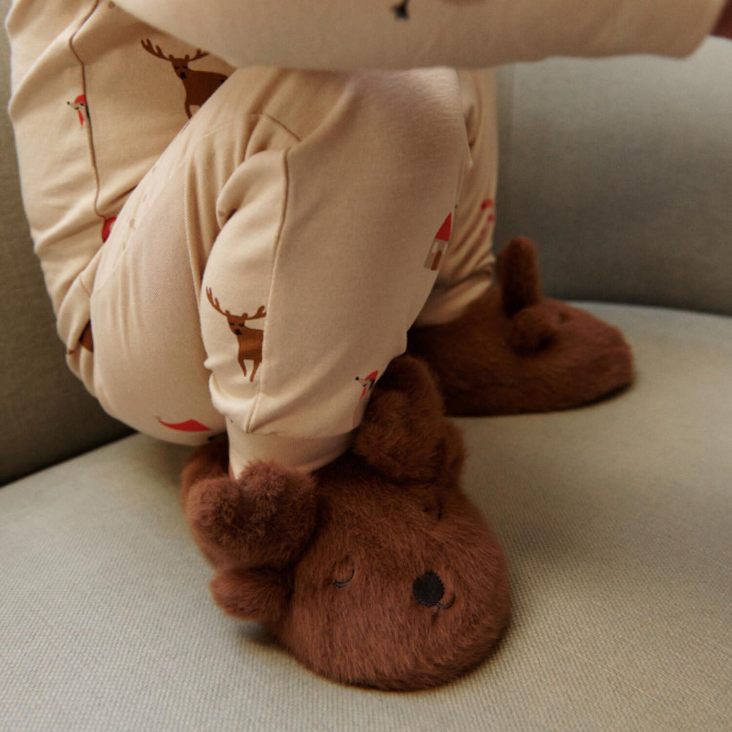 Rentier-Hausschuhe "Aviaj" (Pecan)