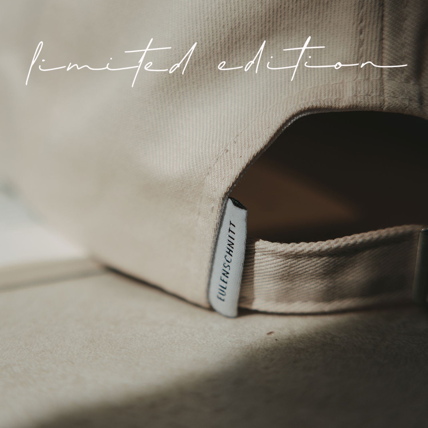 Beige Basecap mit verstellbarem Riemen und Innenetikett