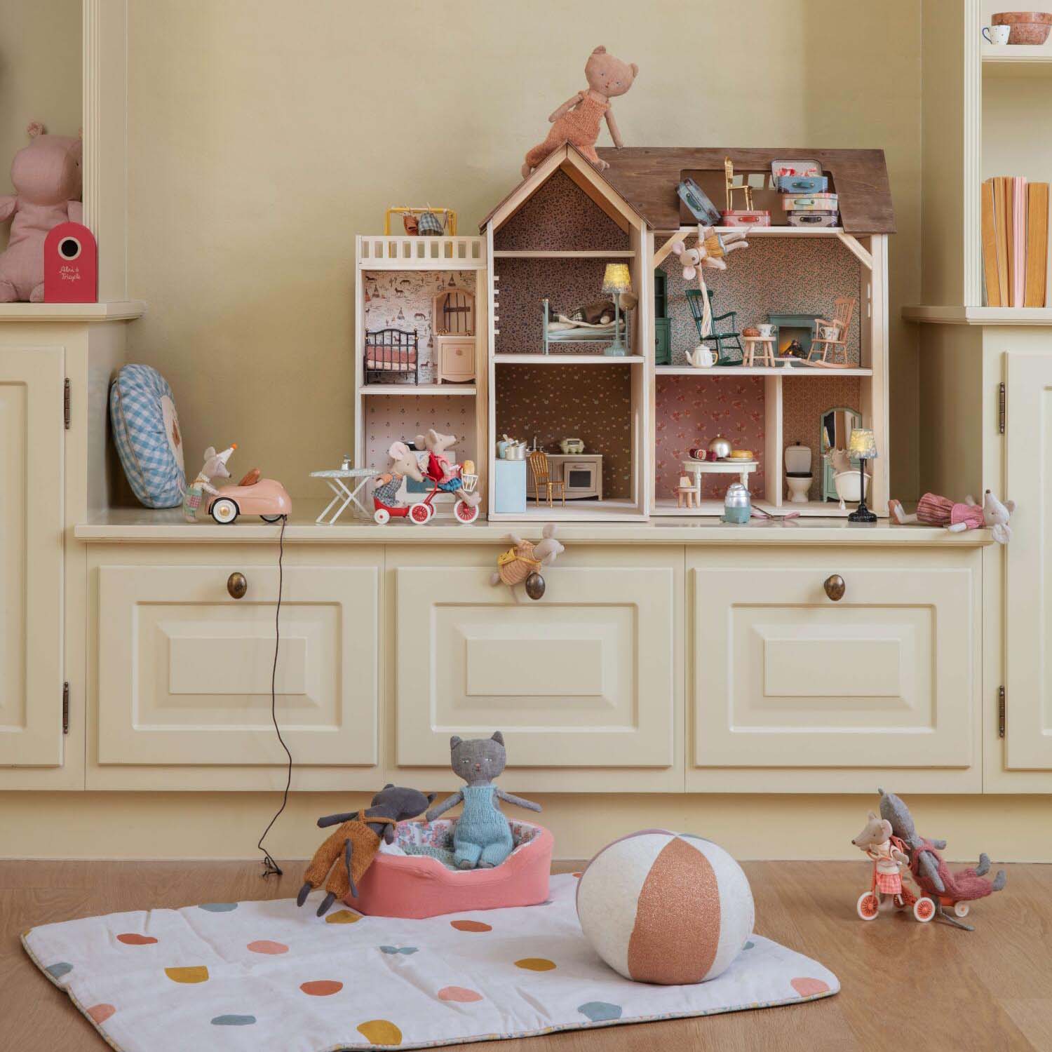 Miniatur Eckschrank (Dunkelgrün)