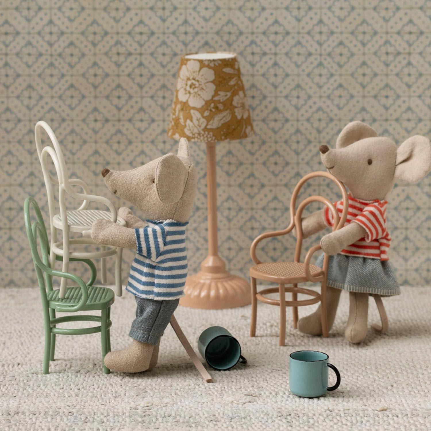 Vintage Stuhl für Maus - 4x4x8 cm (Dunkles Powder)