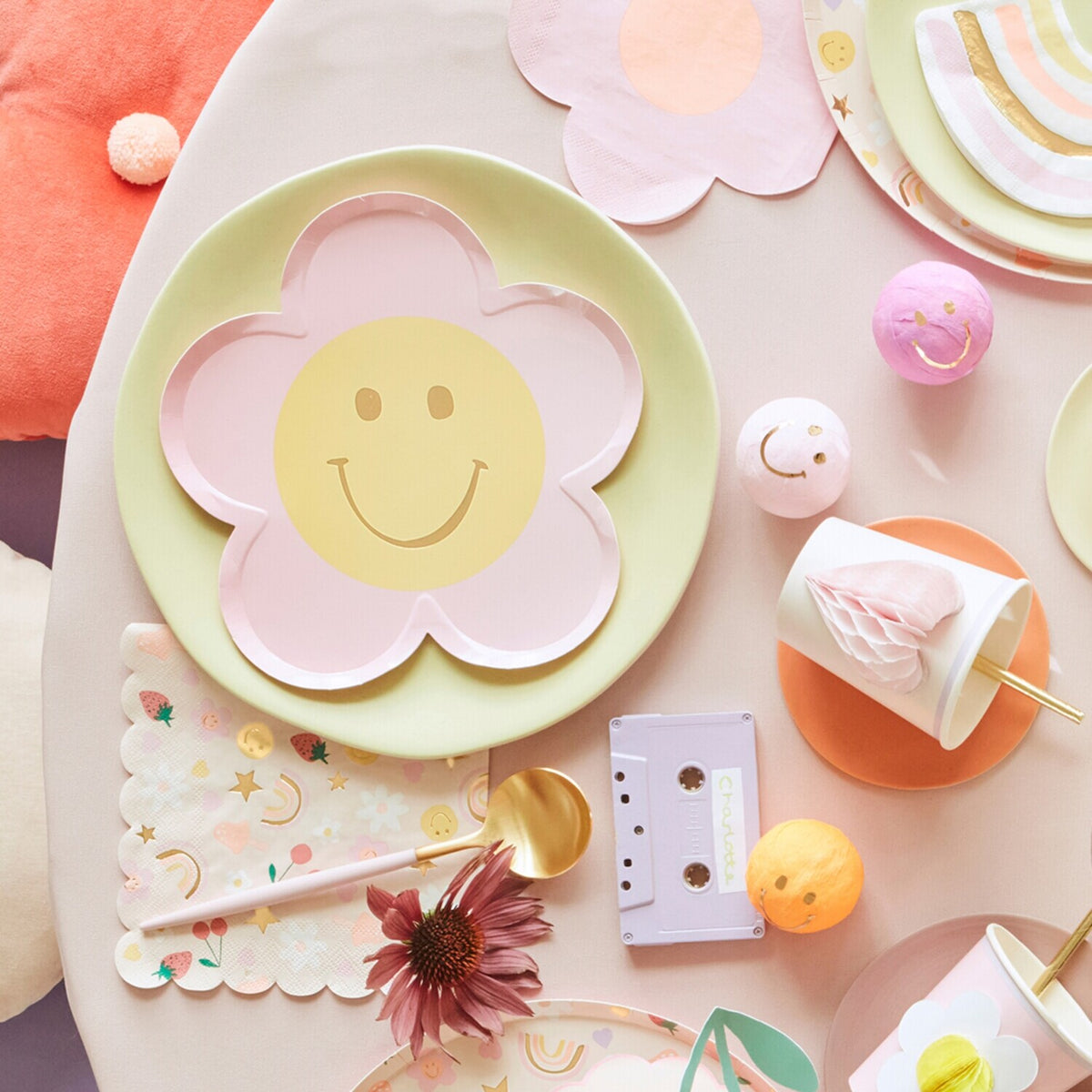 Pappteller "Happy Face Flower" im 8er-Set - 21,6x21,9x0,6 cm (Pink)