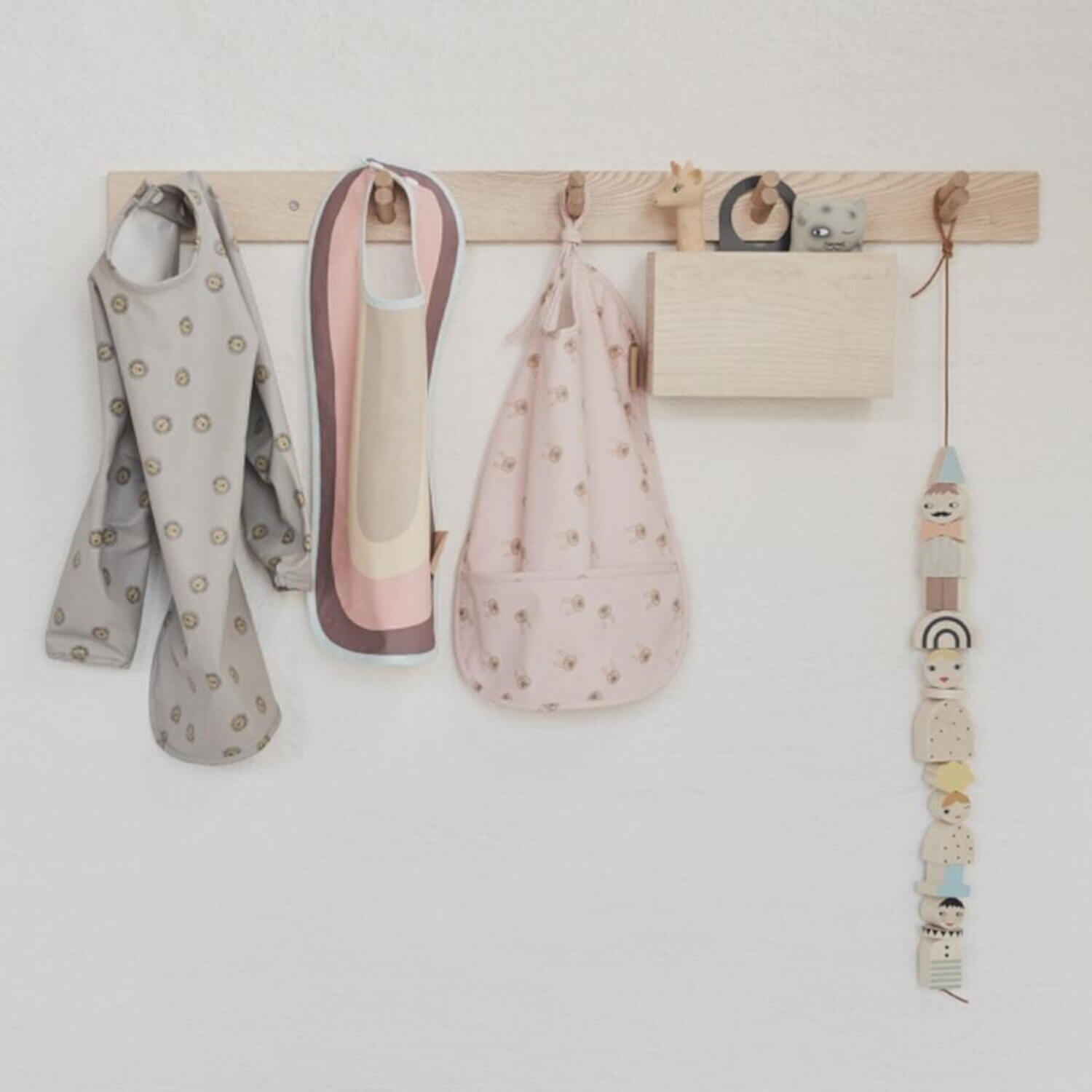 Lätzchen "Rabbit" - 27x37 cm (Rose)