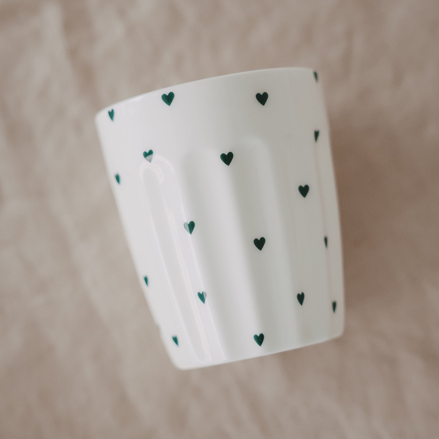 Becher "Kleine Herzen" (Grün)