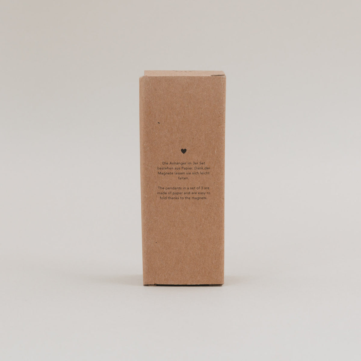 Verpackung des Sets mit bedruckter Kraftpapieroptik
