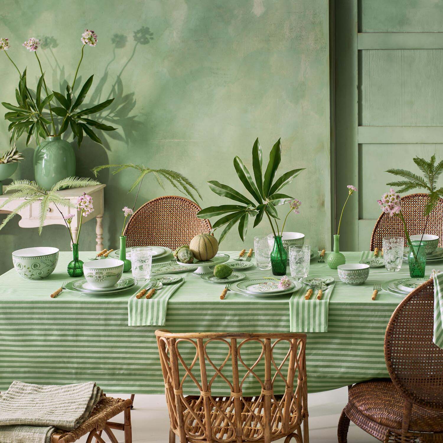 Tasse "Lily & Lotus - Tiles" - 350 ml (Hellgrün)