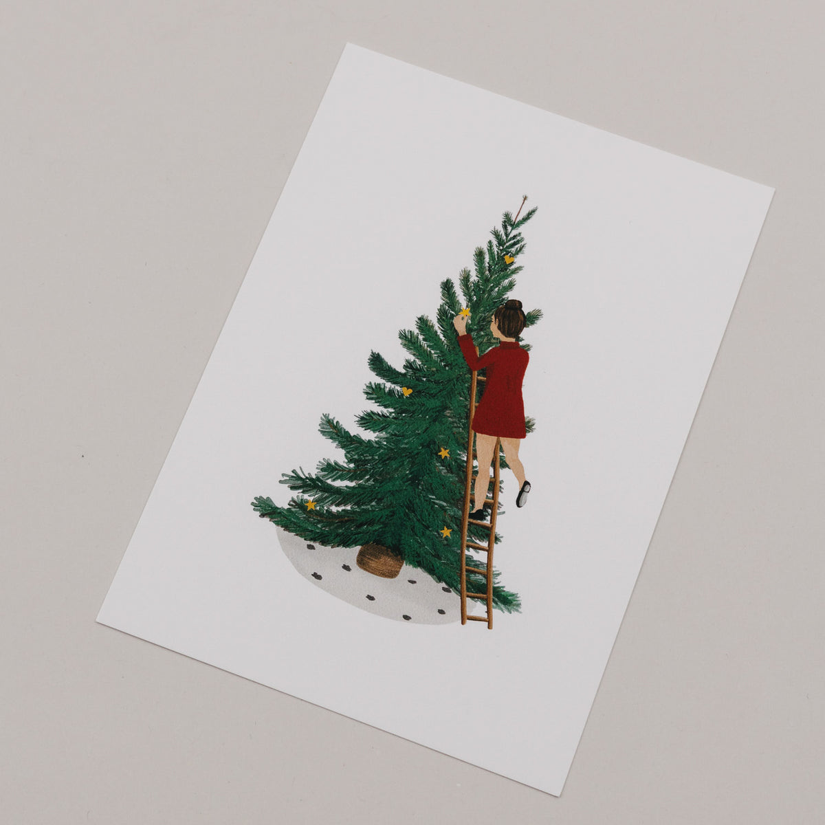Aquarellkarte schräg, Illustration Mädchen mit Leiter am Tannenbaum, rote Kleidung