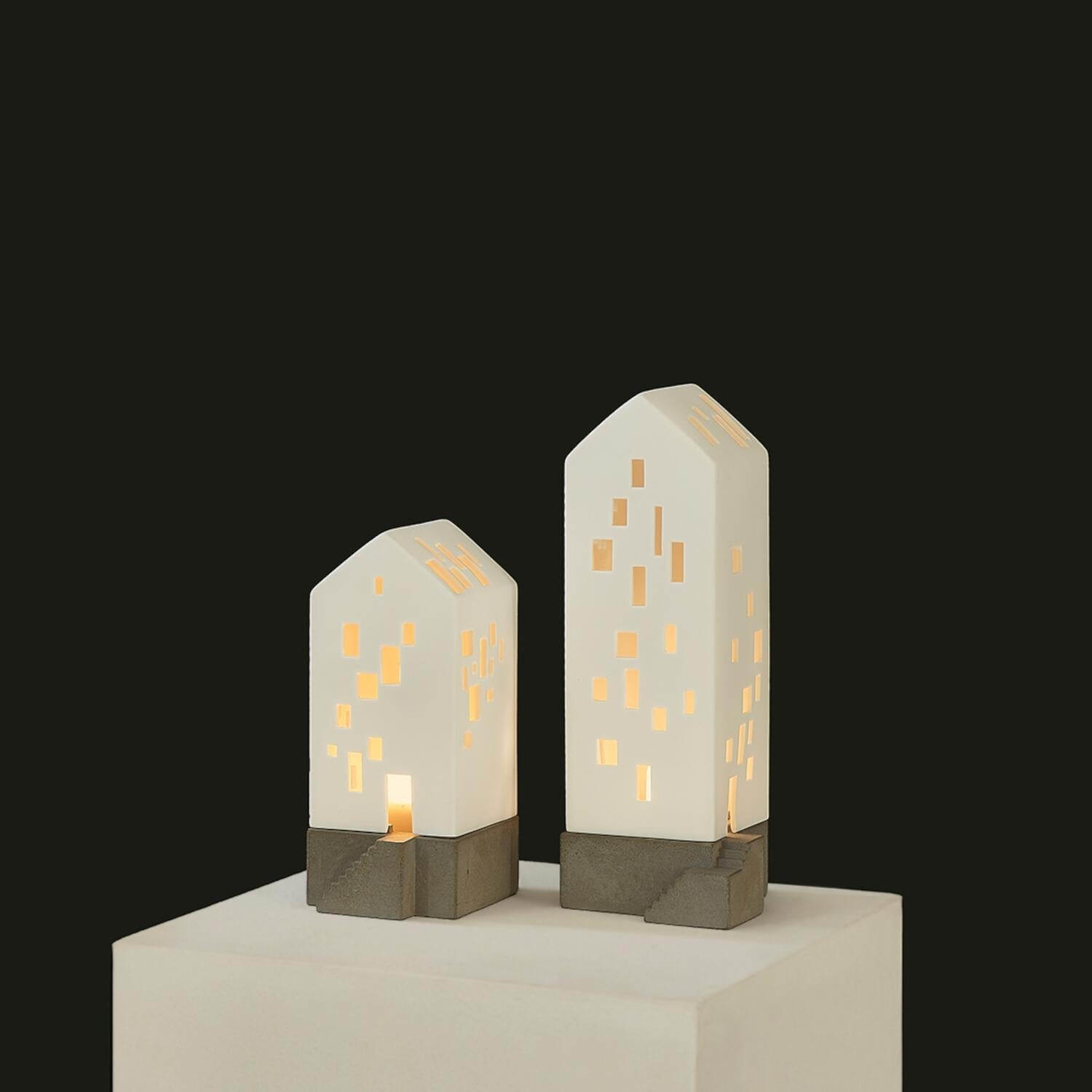 Lichthaus "Apartmenthaus mit Betonsockel (Weiß) räder Design