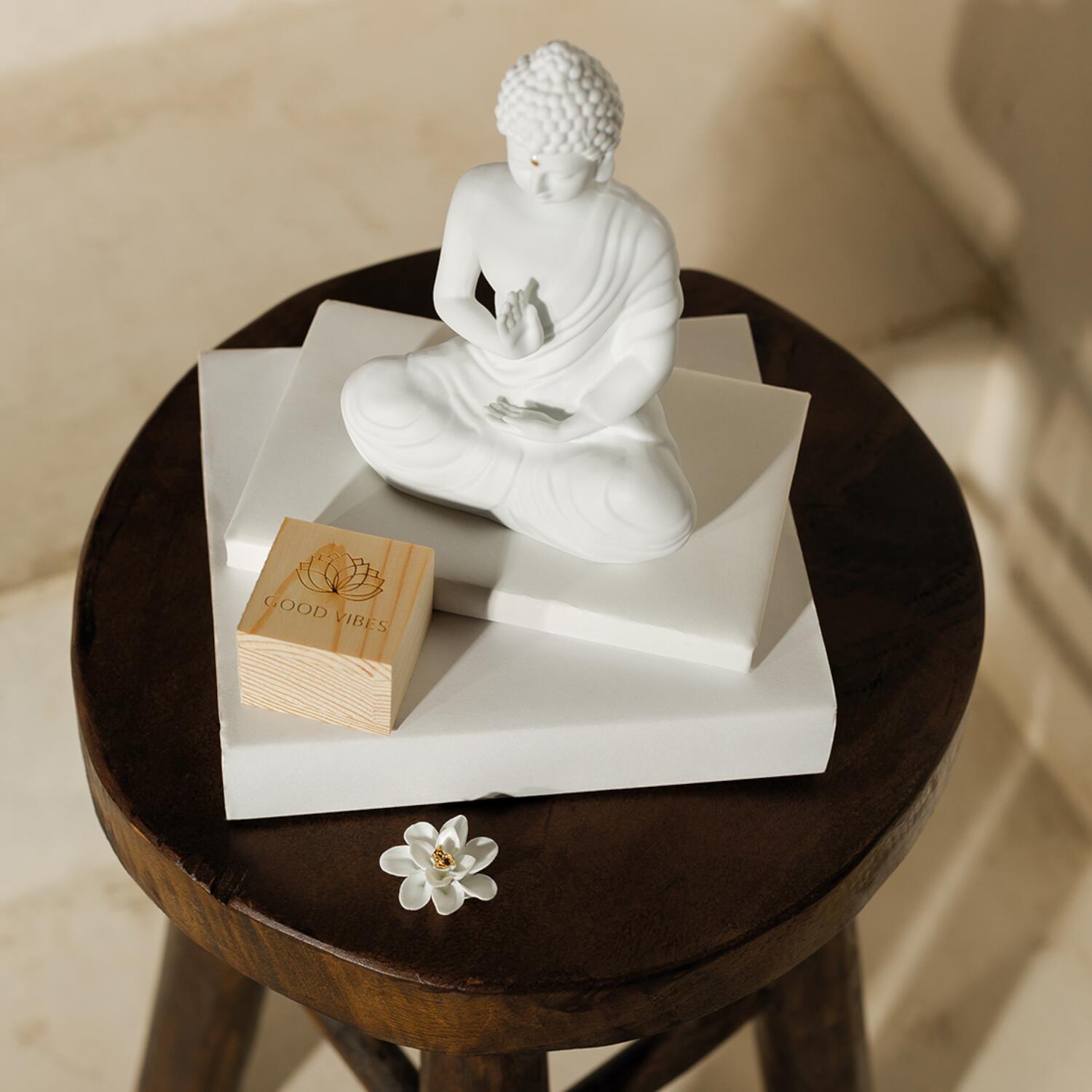 Porzellanfigur "Zen Spirit Buddha" - Klein (Weiß)