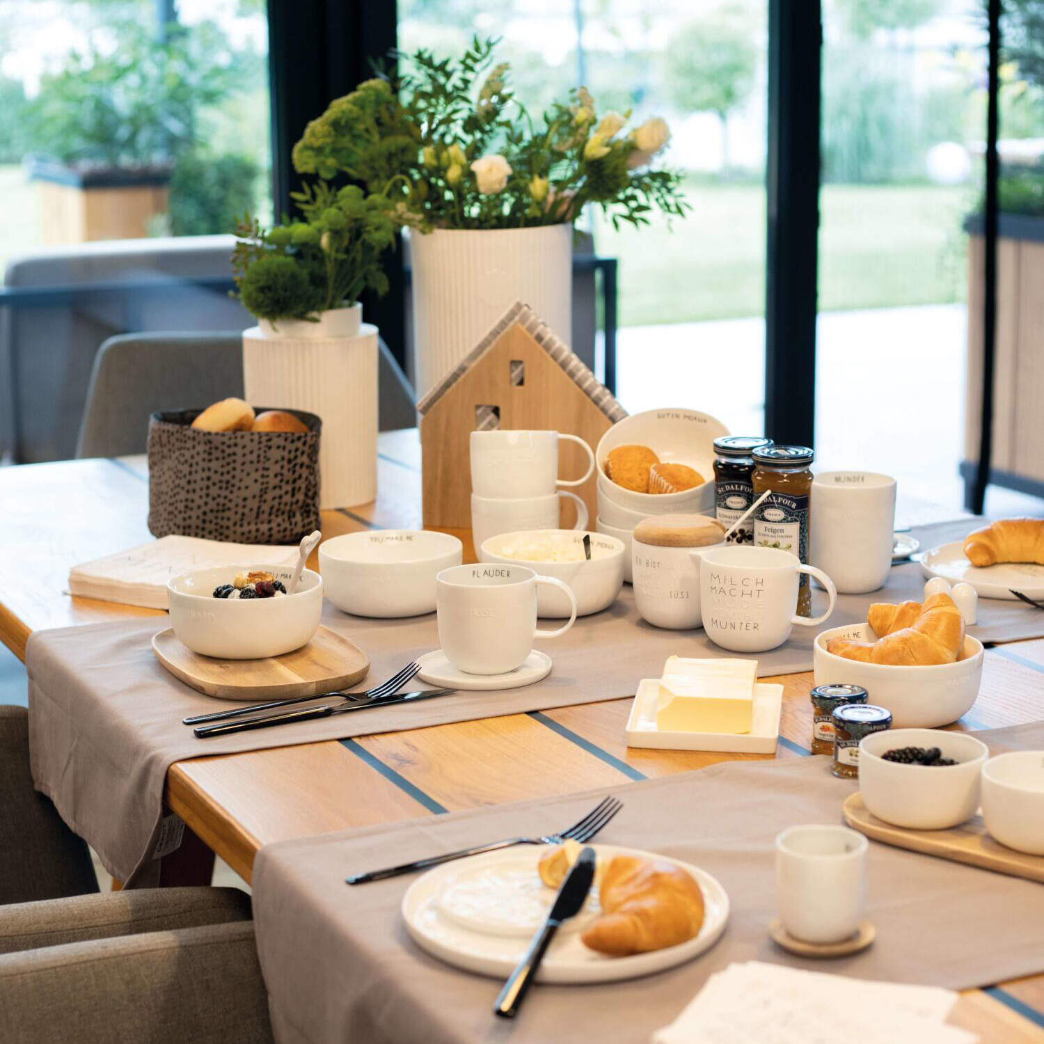 Vase "LIVING Hausfreunde - Selbst gepflückt" - 30cm (Weiß) räder Design