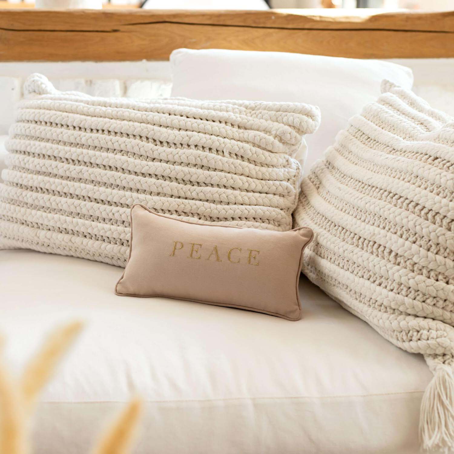 Traumkissen "Peace" - 33x17 cm (Beige)
