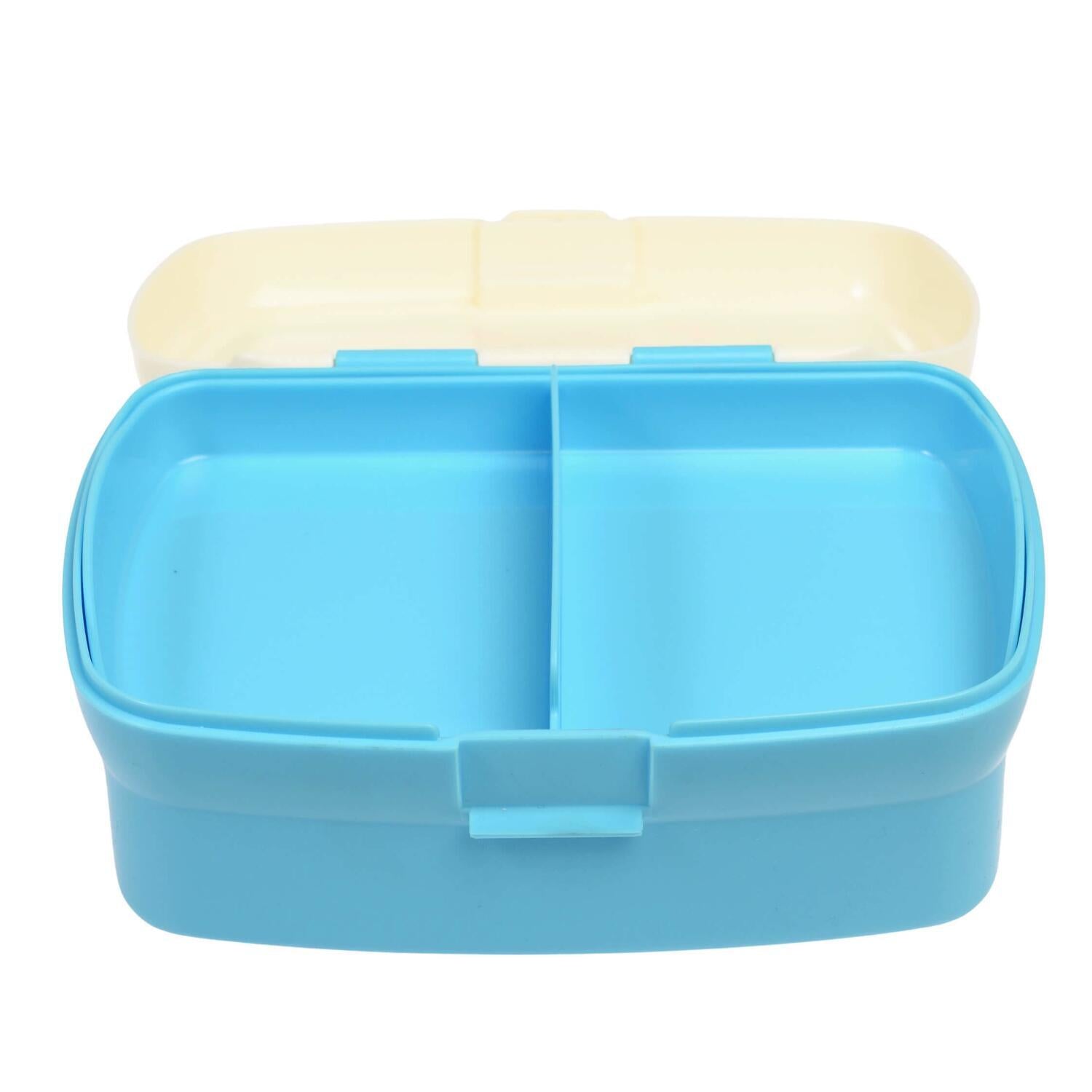 Blaue Lunchbox geöffnet: geteiltes Innenfach und Schnappverschluss