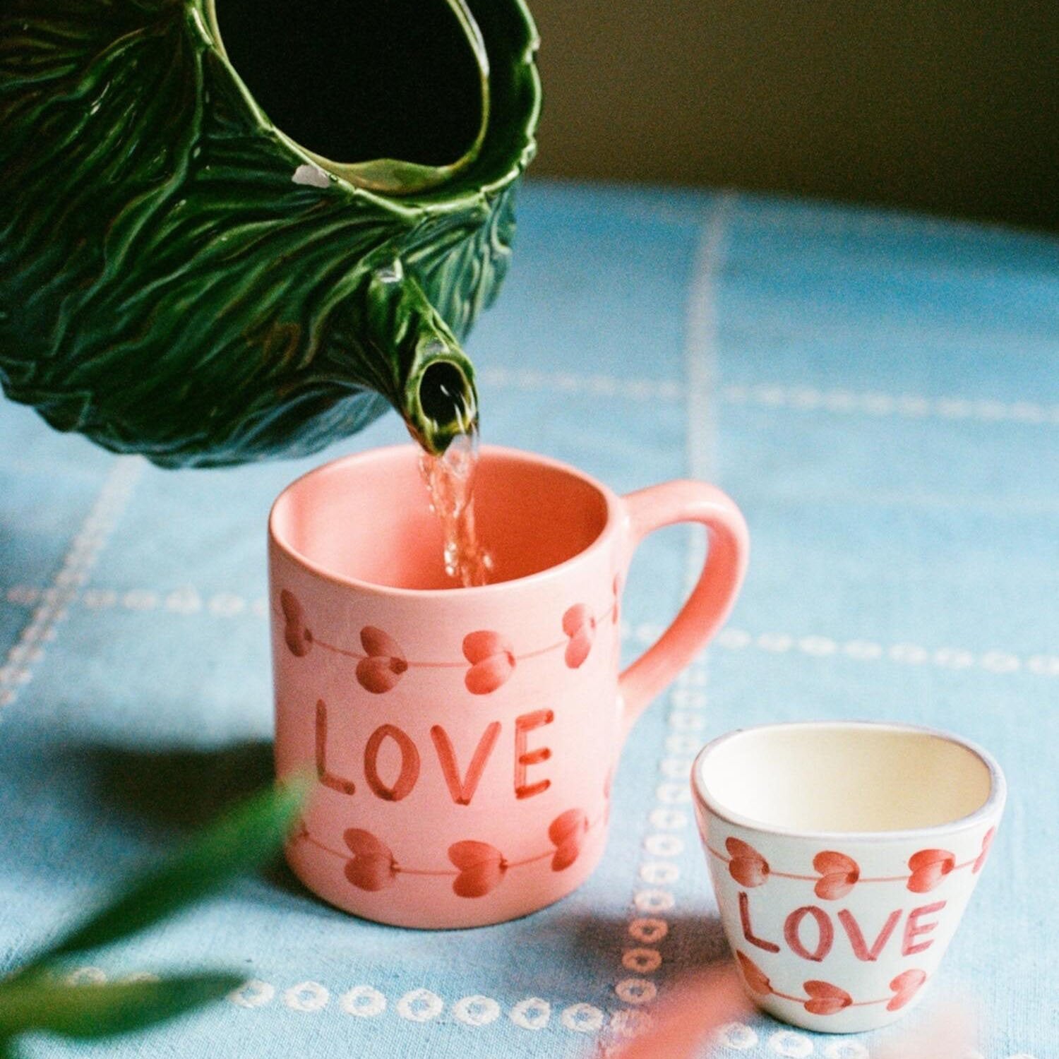 Keramik Espressotasse oval "Love" (Weiß/Rot)