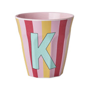 Melamin Becher mit Streifen "Buchstabe K" - Medium (Rosa/Rot/Gelb)