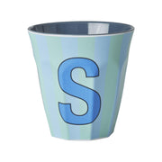 Melamin Becher mit Streifen "Buchstabe S" - Medium (Hellblau/Gelb)