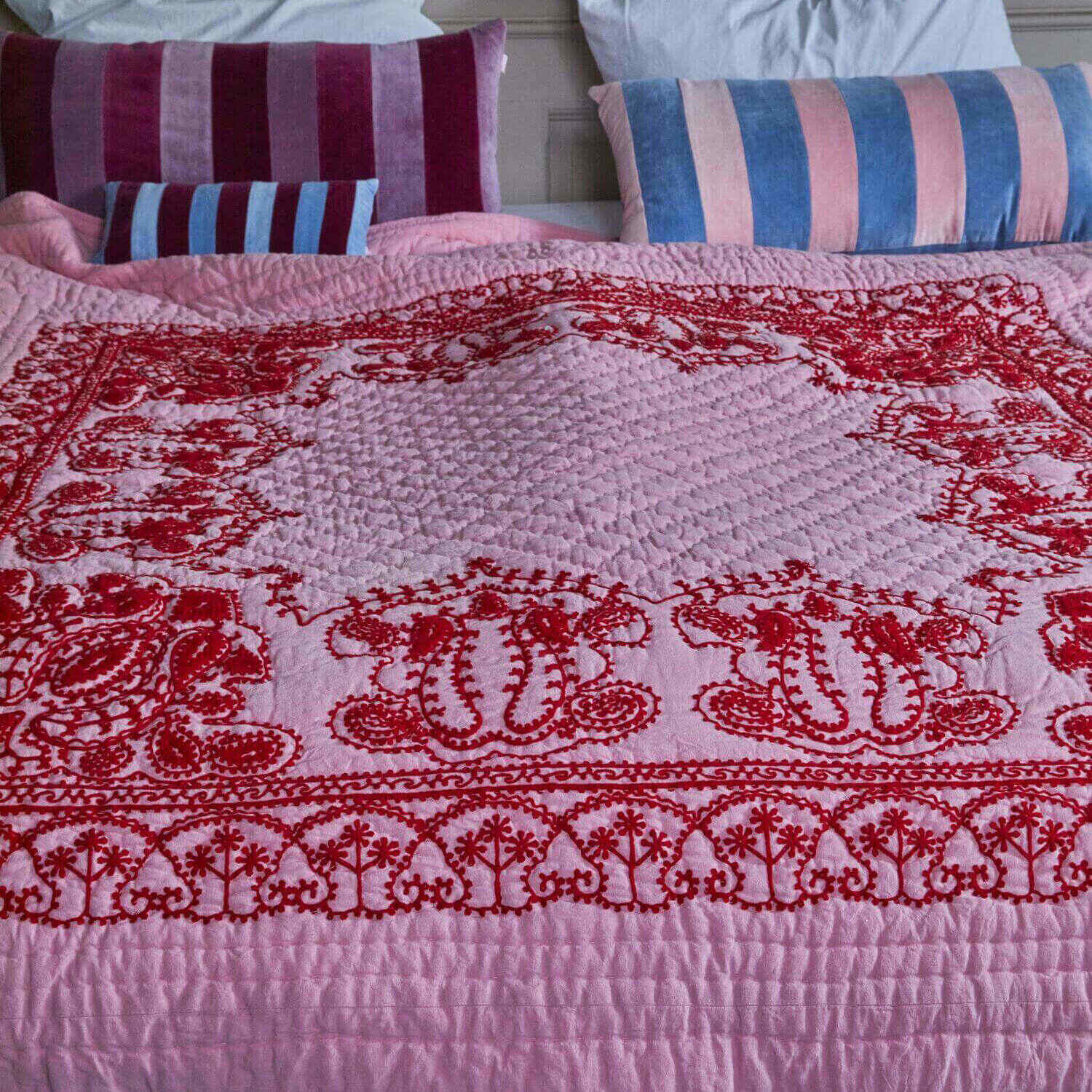 Quilt mit Stickerei - 250x225 cm (Pink) Rice