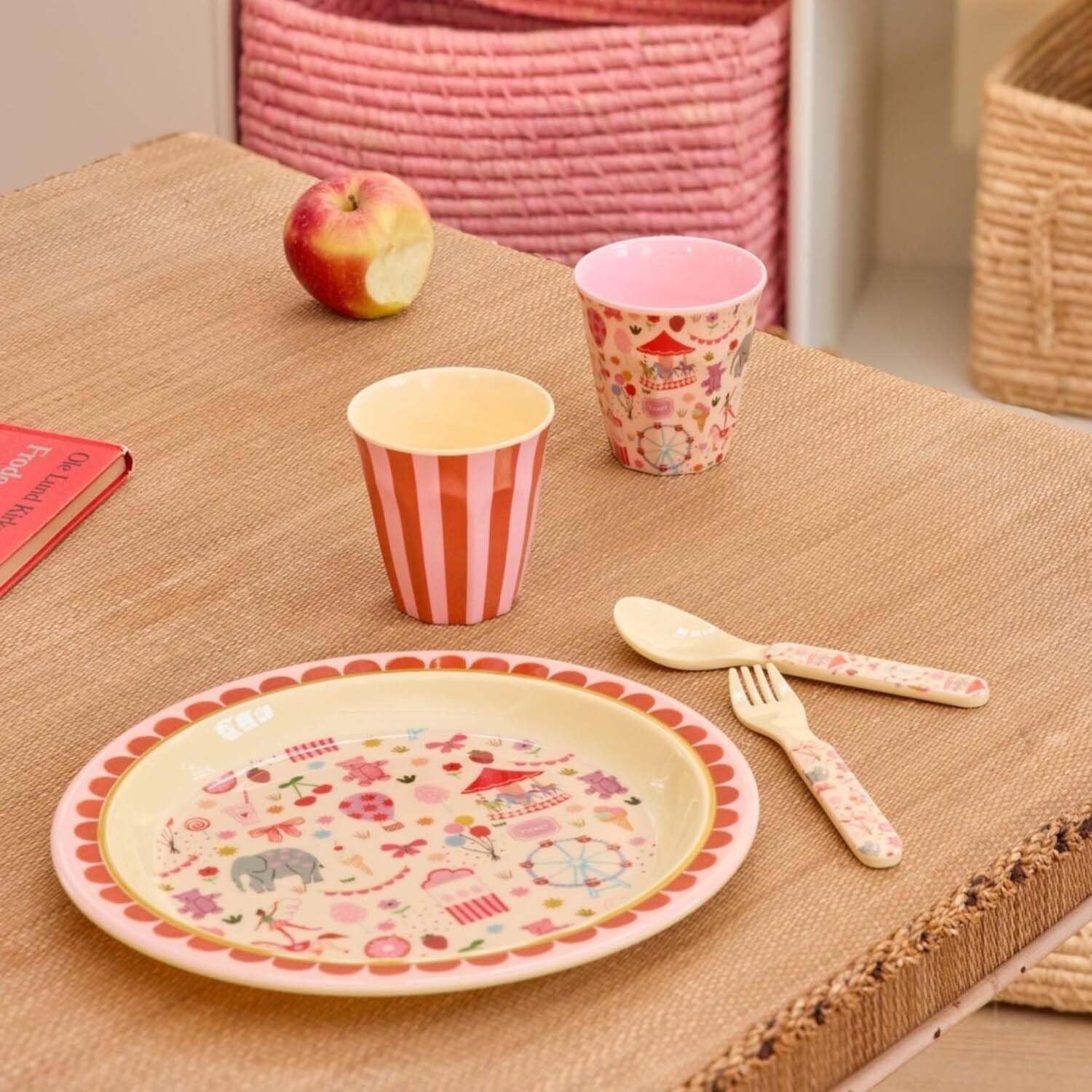 Melamin Kinderteller "Fun Fair" - 22 cm (Pink)