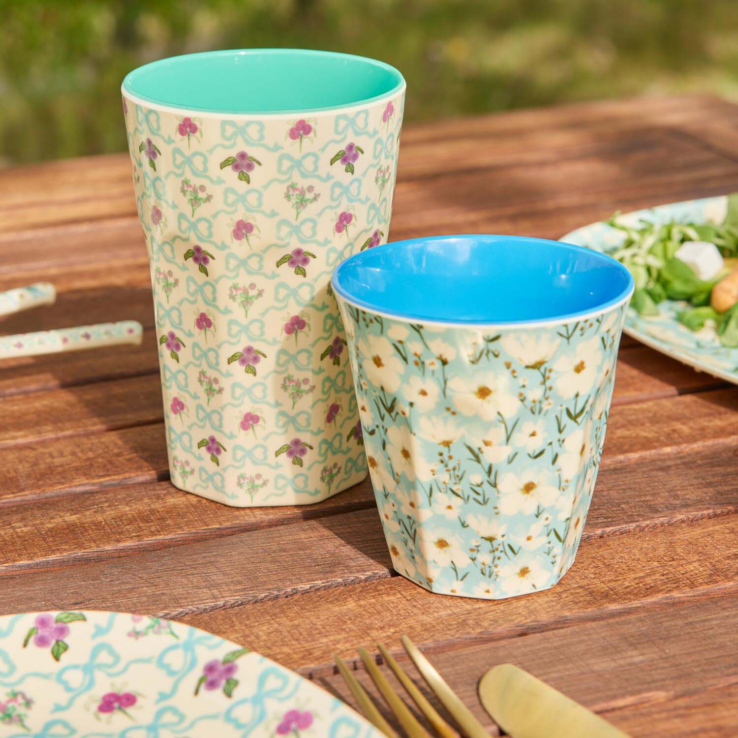 Melamin Becher "Summer Bloom" - L (Creme/Blau)