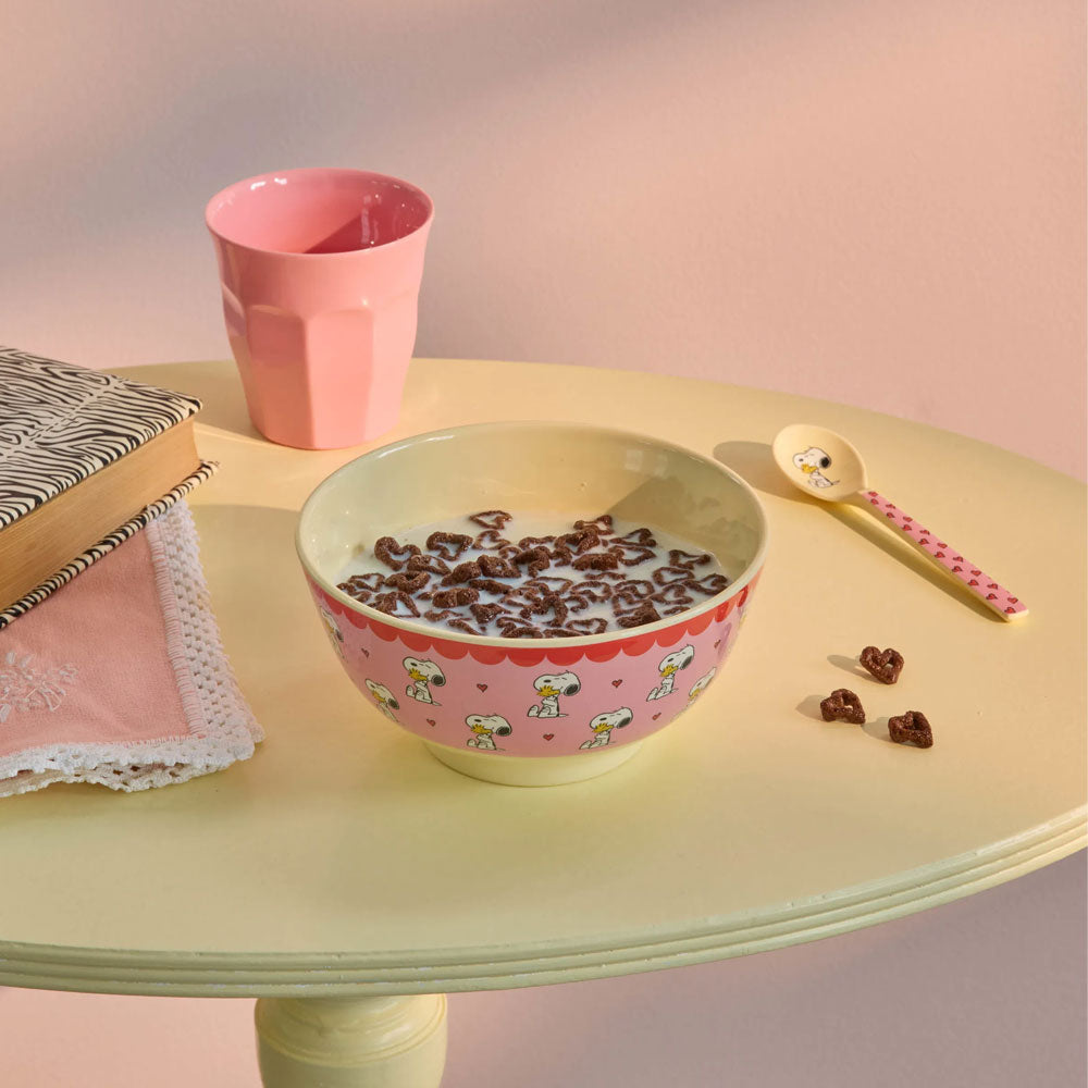 Rosa Melamin-Schale mit Snoopy-Motiv und Herzchen, beige Innenfläche