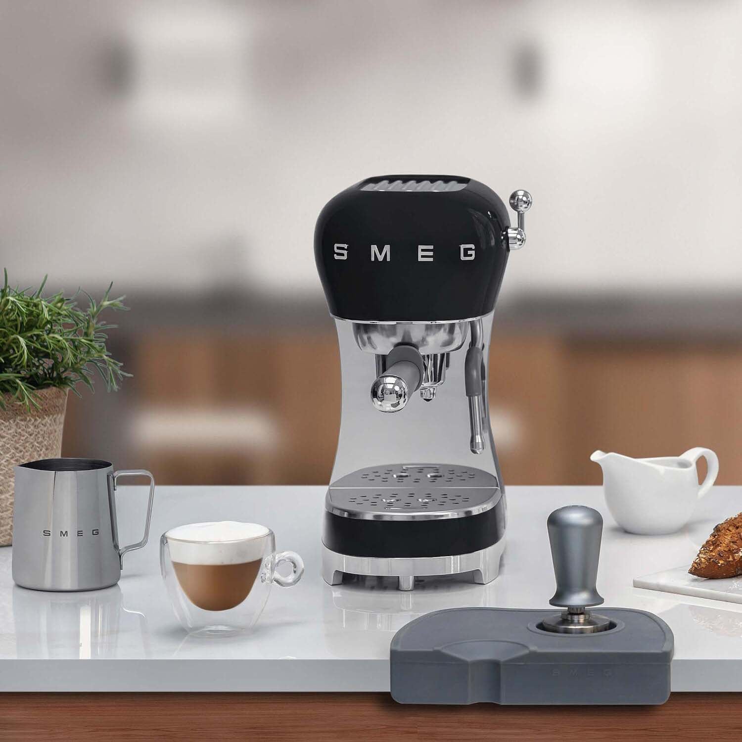 smeg Espresso-Kaffeemaschine "50's Retro Style" - 14,9x32,9x33 cm (Schwarz)