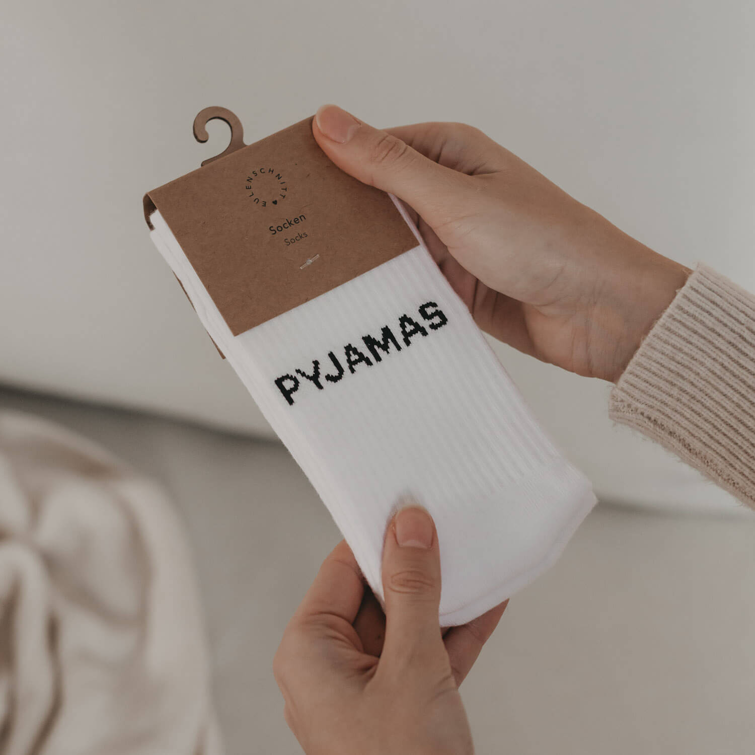 Socken "Pyjamas all day" (Weiß)
