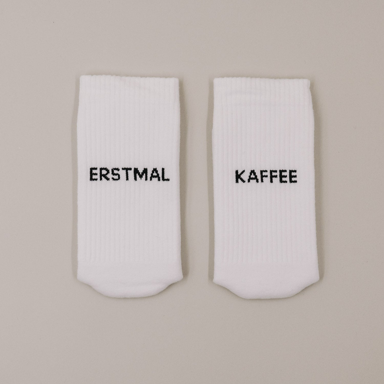 Socken "Erstmal Kaffee" (Weiß)