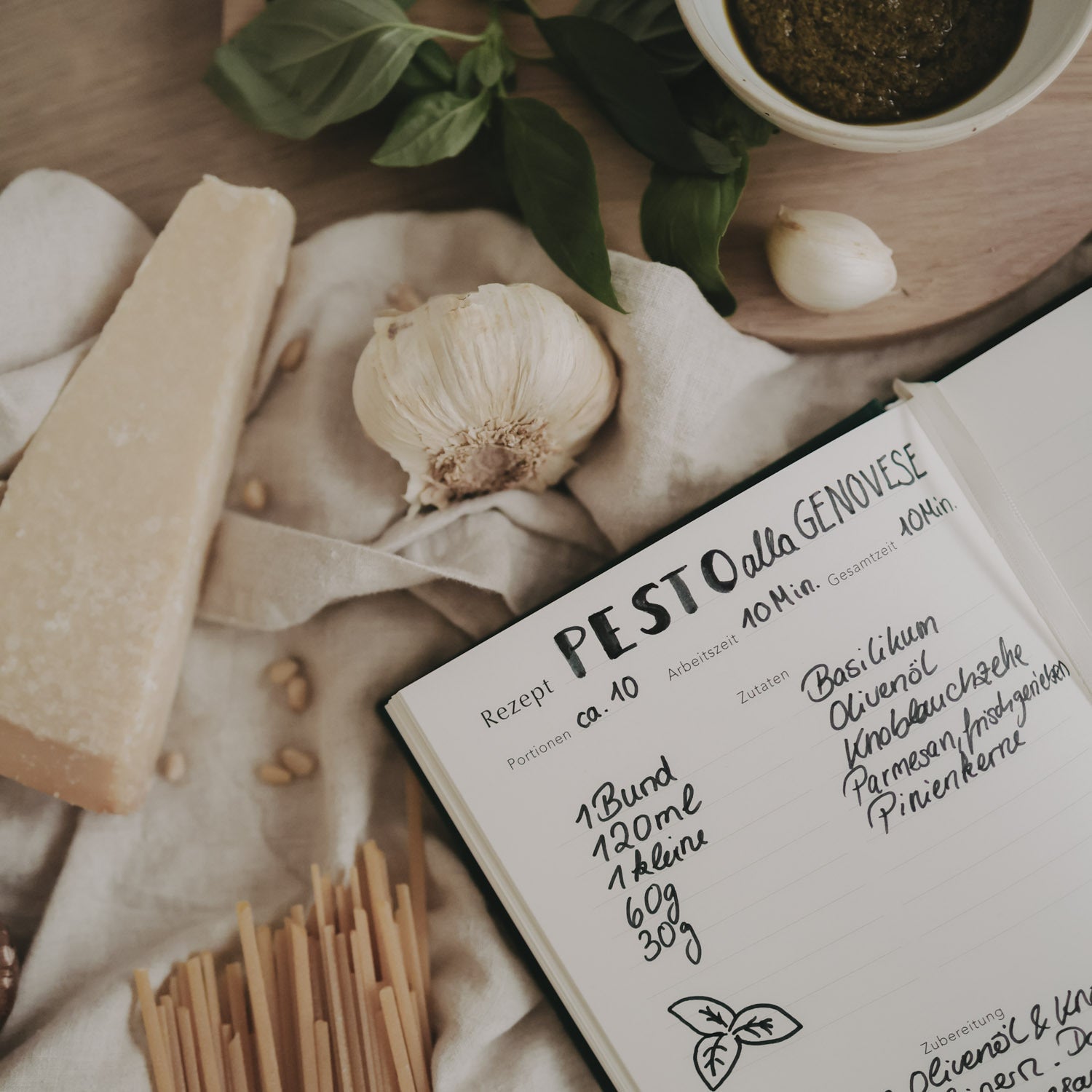 Rezeptbuch "Wichtigste Zutat" - 21,5x14,6x1,5 cm (Dunkelgrün)