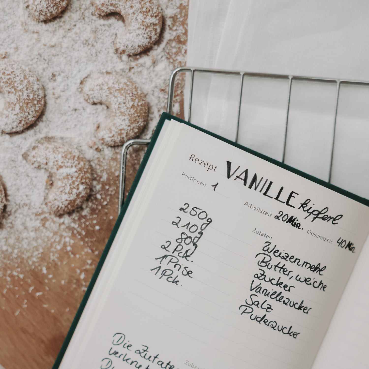 Rezeptbuch "Wichtigste Zutat" - 21,5x14,6x1,5 cm (Dunkelgrün)