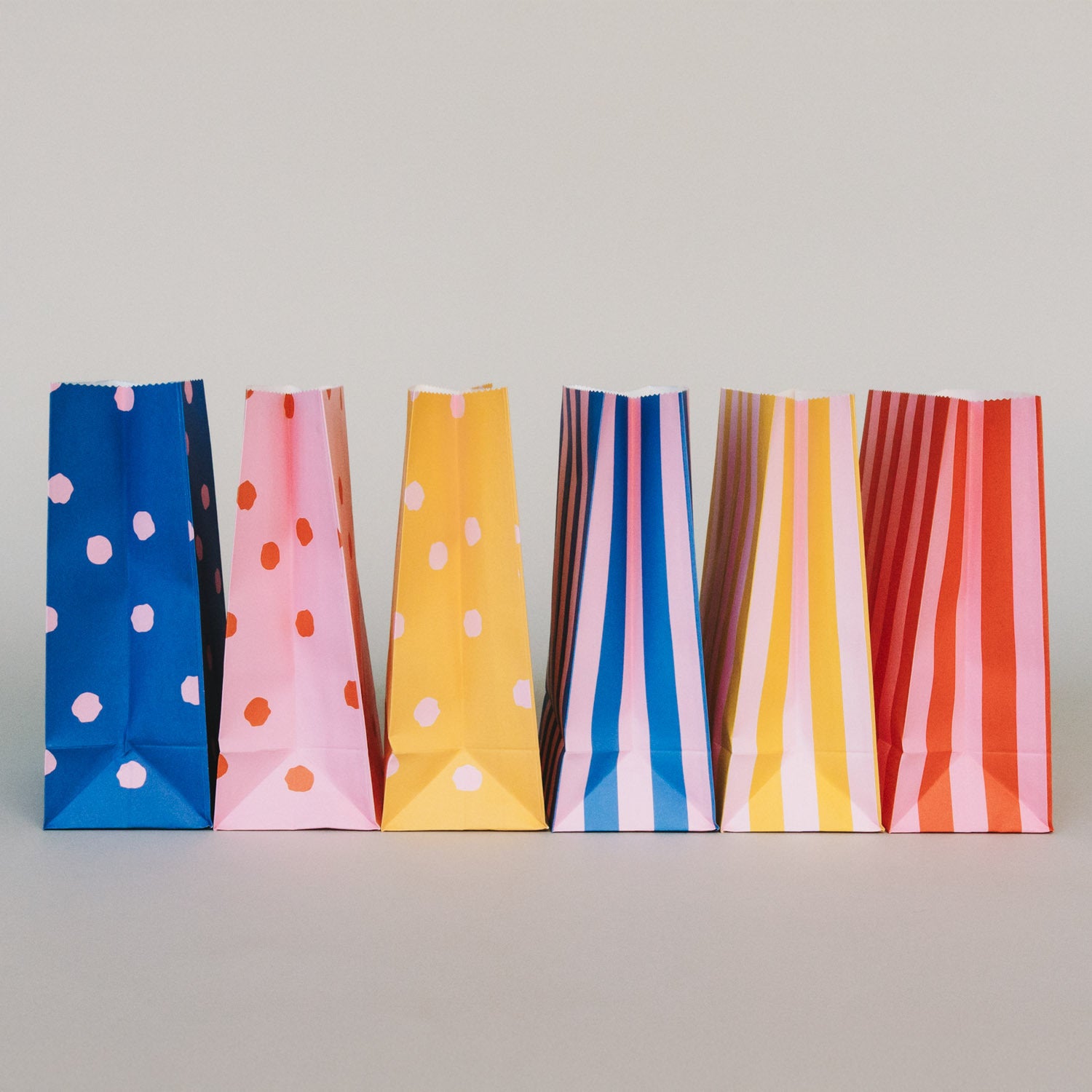 Papiertüten "Streifen & Punkte" im 6er-Set - S (Rosa)