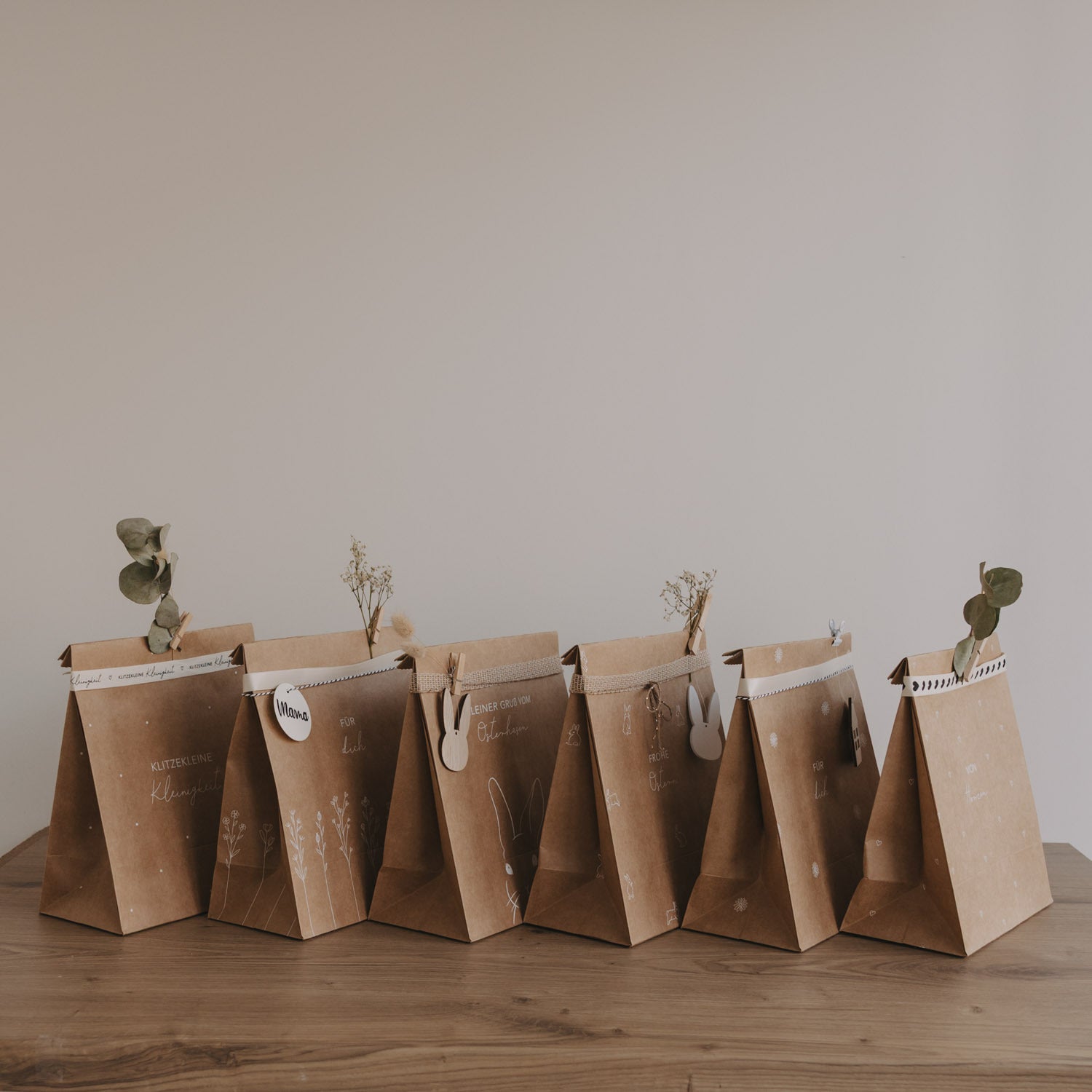 Set Papiertüten aus Kraftpapier, braun, mit verschiedenen Illustrationsmotiven